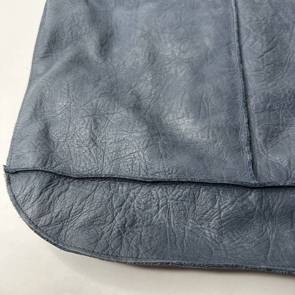 Juicy Couture Vintage Shoulder Bag Blue Cowhide Leather Adjustable Strap - Picture 6 of 9